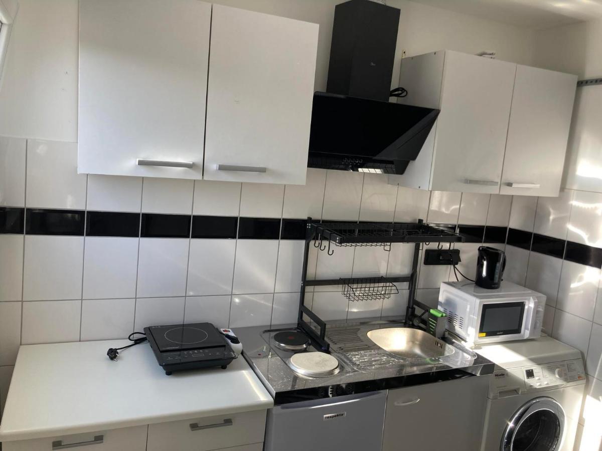 الشقق الفندقية Ceglédفي  Arany Apartman المظهر الخارجي الصورة