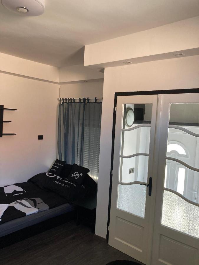 الشقق الفندقية Ceglédفي  Arany Apartman المظهر الخارجي الصورة