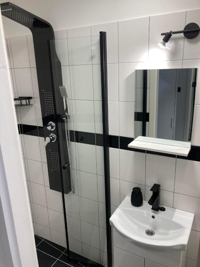 الشقق الفندقية Ceglédفي  Arany Apartman المظهر الخارجي الصورة